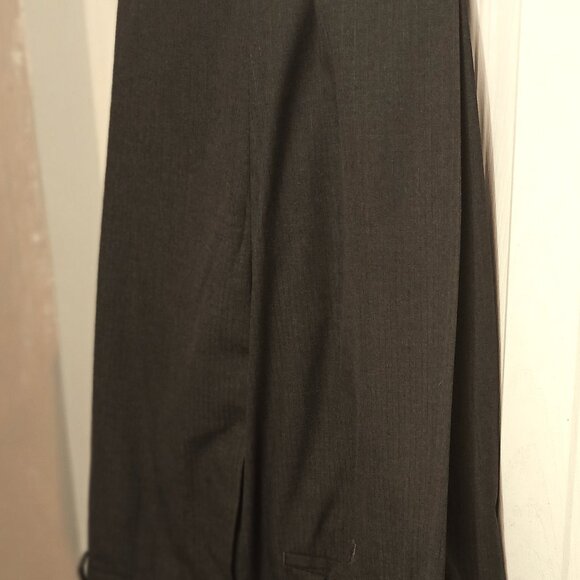 Blair Underwood Men 2 Piece Gray Pinstriped Suit - Picture 10 of 16